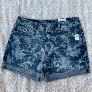 NWT Flower Plant Print Shorts Size 8